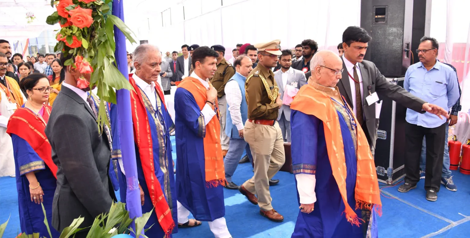 SUAS-Alumni-Academic-Procession-end