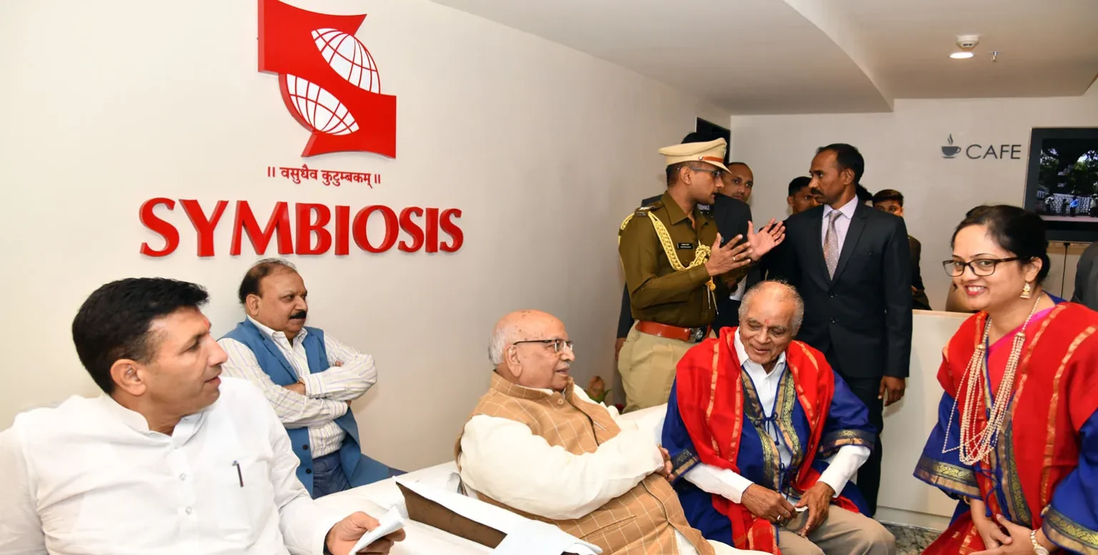 SUAS-Alumni-Meeting-with-Hon.-Govrnor